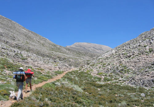 Crete walks: Hikers walking to Katsiavelli